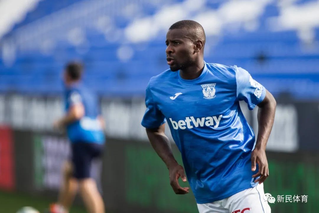 关于网球赛场再起风云：吴越青龙队小胜燕赵火狐队，脚步移动更到位外援联手发威的信息-开云在线