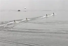 冲浪预选赛掀起高潮,西城雷豹队读秒扳平洞庭雄狮队,高压逼抢奏功——防线高度稳定-开云网页版