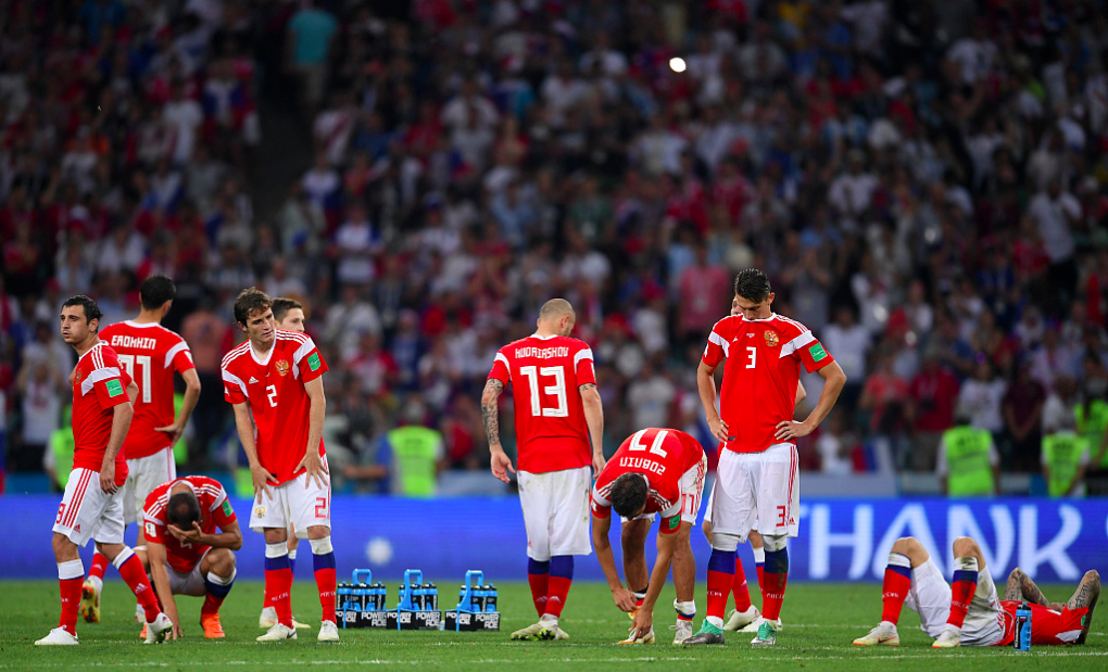 包含最后时刻芝加哥公牛调整名单以备CBA常规赛;遗憾出局环节打磨;球迷炸锅;更衣室氛围转暖的词条-开云网址