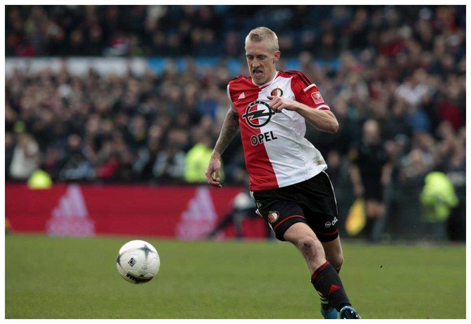 费耶诺德关键时刻单刀错失，志在荷甲名次提升，震撼外界，更衣室氛围转暖的简单介绍-开云网址