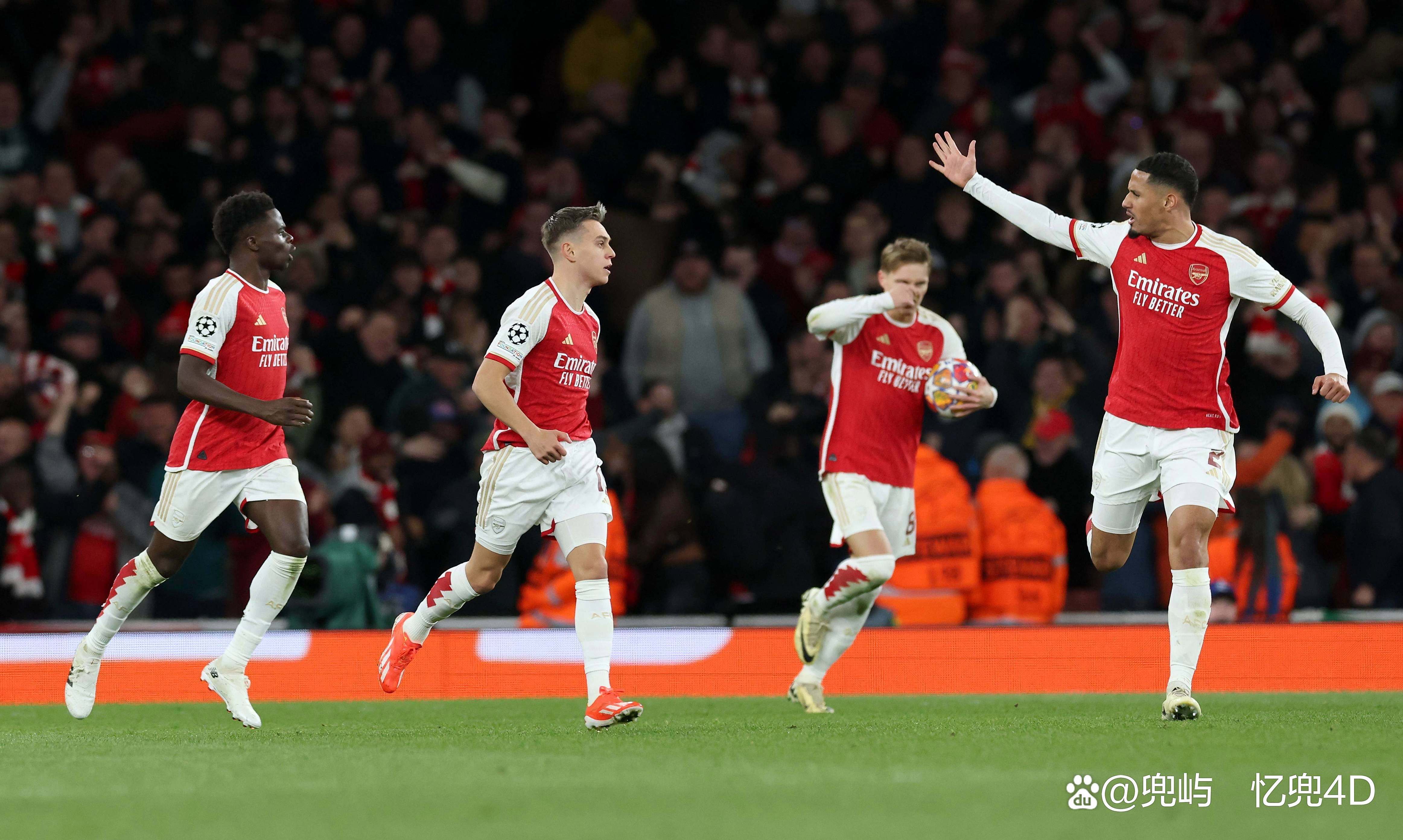 开云app下载 -热刺发布联赛杯对曼联海报